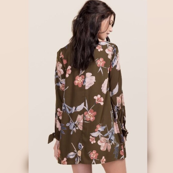 Midori Floral Shift Dress - Picture 4 of 8